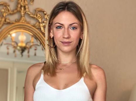 ﻿Нікітюк позувала для фото в ліжку