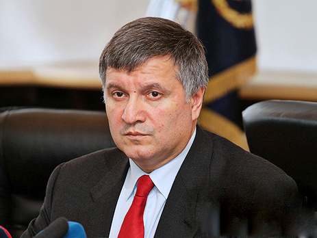 Аваков: За три дня вручили 141 повестку в армию контрабандистам и остальным 