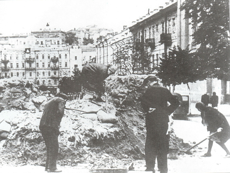 Оккупация киева. Киев в оккупации 1941-1943 года. Война Киев 1941 годы оккупации.