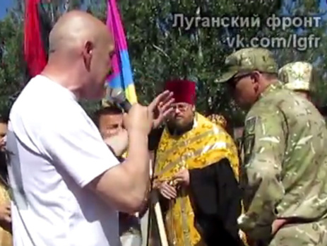 СМИ: В Лисичанске прогнали священников Московского патриархата с траурного митинга. Видео