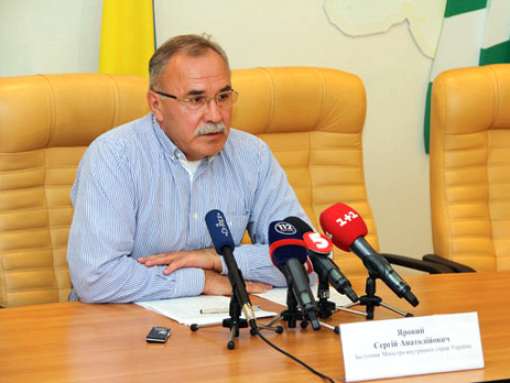 Милиция проверяет экскурсантов, которые массово приезжают в Чернигов