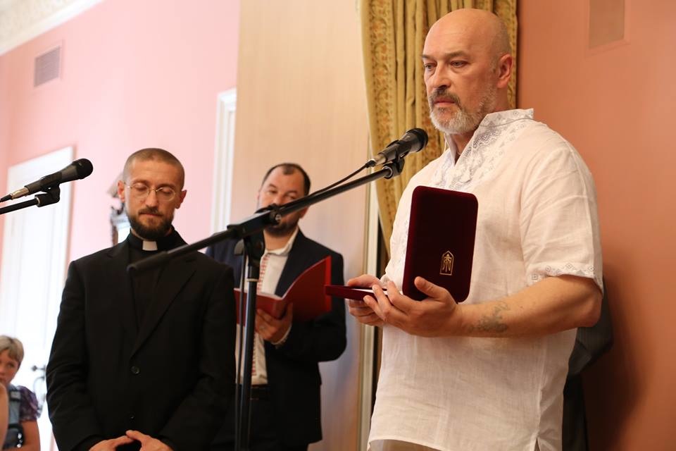 Тука планирует создать Антикоррупционное бюро и Бюро по развитию Луганской области