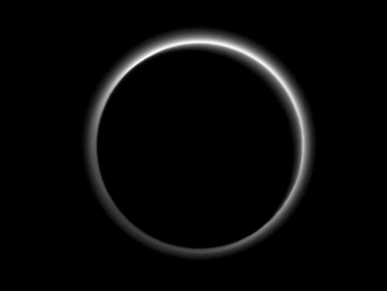Зонд NASA снял затмение Солнца Плутоном