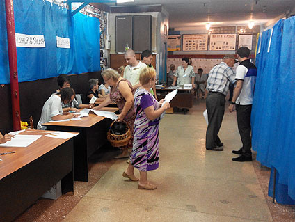 Наблюдатели "Опоры" зафиксировали 52 нарушения на выборах в Чернигове