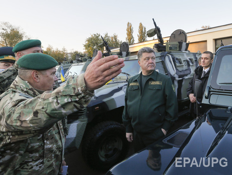 Порошенко поддержал идею отказаться от советской системы званий в армии