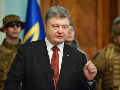 Порошенко: У военных будут индивидуальные карточки обеспечения