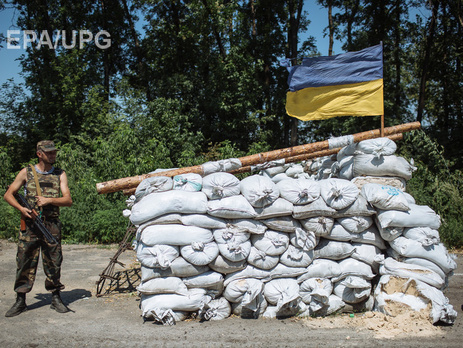 Пресс-центр АТО: Ситуация на Донбассе остается неспокойной, боевики используют стрелковое оружие и минометы