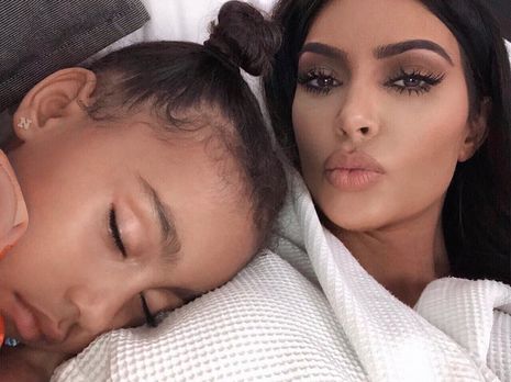 Дочь Кардашян надела сапоги своей мамы