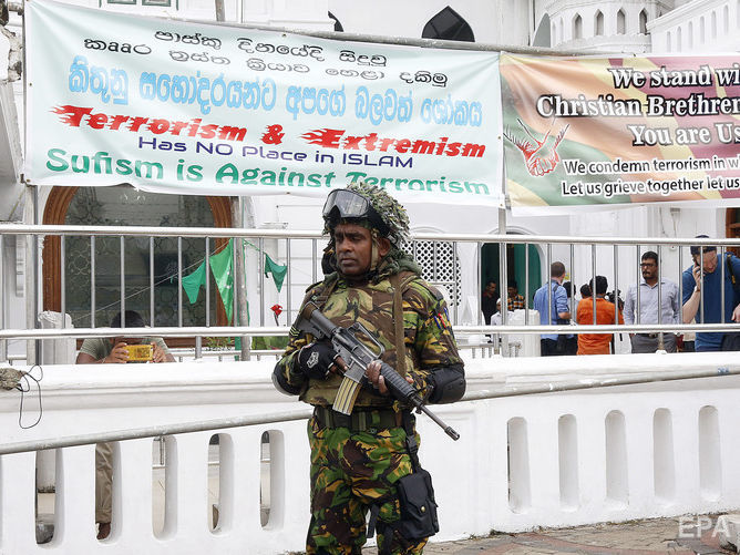 Власти Шри-Ланки заявили, что в результате терактов погибло на 106 человек меньше, чем сообщалось ранее