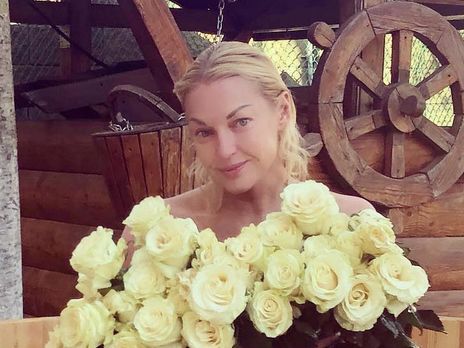 Волочкова поделилась архивным снимком с мамой