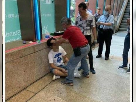 В Гонконге у входа в кинотеатр мужчину избили за спойлеры "Мстителей"