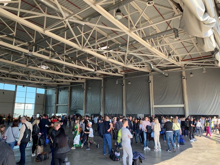 ﻿В аеропорту Харкова після повідомлення про мінування евакуювали людей