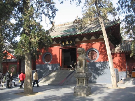 СМИ: Настоятеля монастыря Шаолинь обвиняют в хищении казенных денег и распутстве