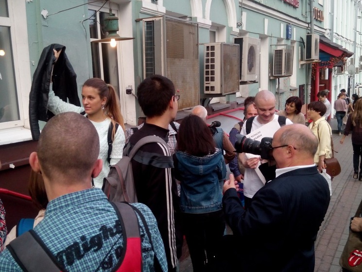 В Москве полиция сорвала проведение аукциона в поддержку украинских политзаключенных