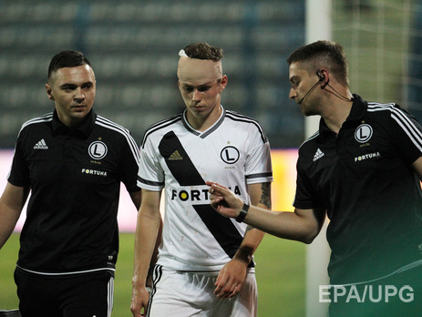 Матч Лиги Европы в Албании остановили из-за брошенного в футболиста камня