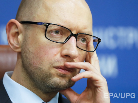 Яценюк поручил Минобороны начать расчеты по переходу Украины на профессиональную армию