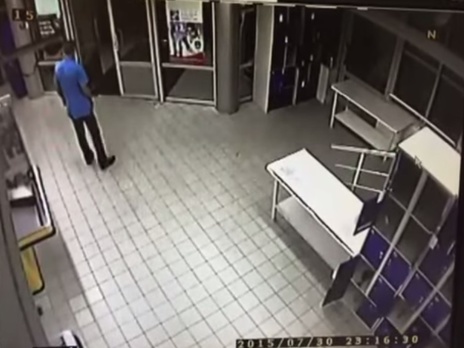 Милиция объявила в розыск подозреваемого в убийстве мужчины в харьковском супермаркете