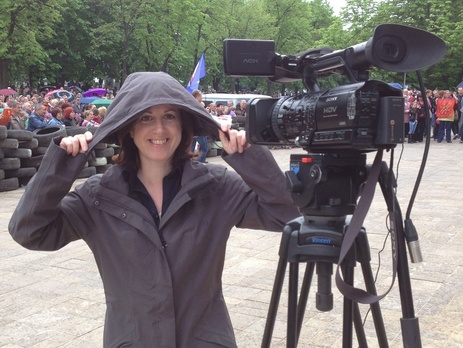 СБУ лишила аккредитации британскую журналистку, которая подстрекала боевиков 