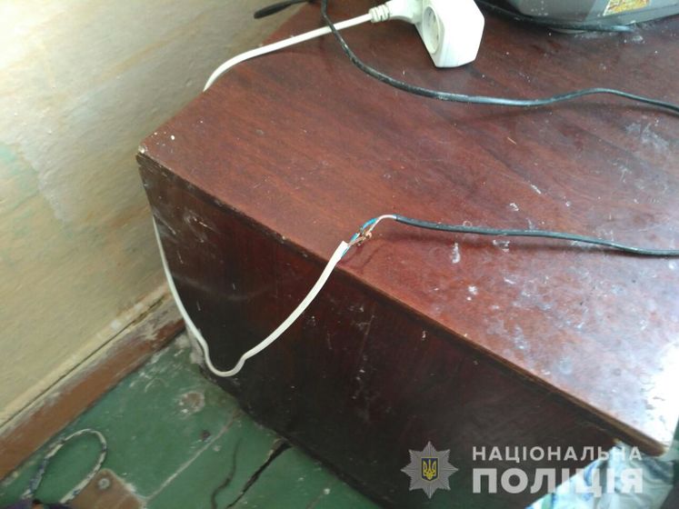 ﻿В Одеській області 10-місячна дитина взяла в рот електричний провід і загинула, у цей час її мати готувала суміш – поліція
