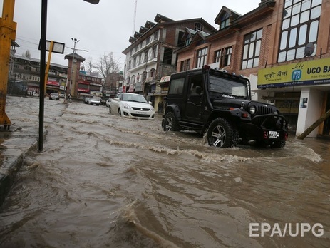 В Индии в результате ливней погибли 53 человека