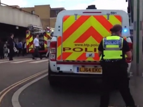 В Англии в результате взрыва лодки на Темзе пострадали шесть человек