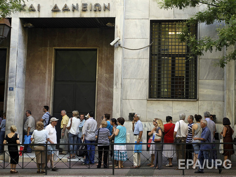 Афинская фондовая биржа открылась резким падением акций