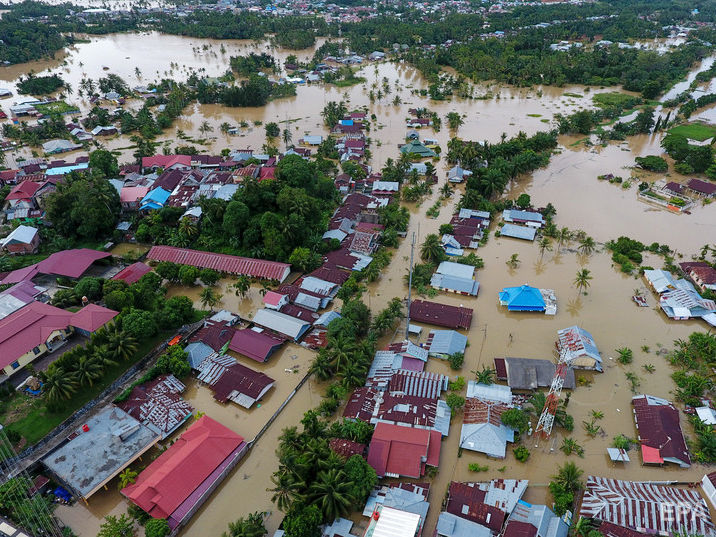 В Индонезии из-за наводнений и оползней погиб 31 человек