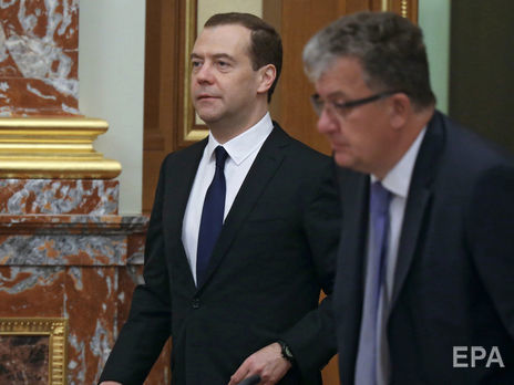 Приходько (праворуч) повідомив про ослаблення заборони на транзит товарів з України