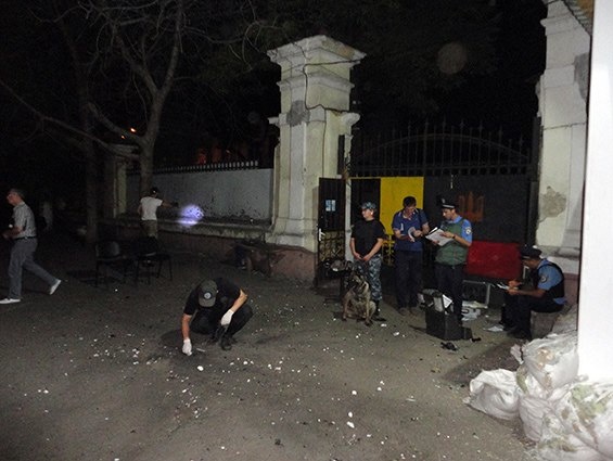 МВД: Взрыв возле офиса "Самообороны Одессы" квалифицирован как умышленное повреждение имущества