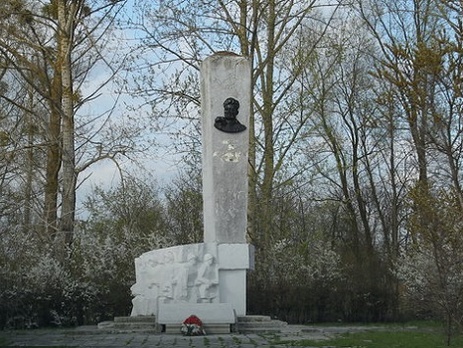 Директор польского Института национальной памяти Лукаш Каминьский: Памятник генералу Ивану Черняховскому в городе Пененжно должен быть демонтирован