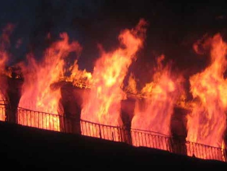 В результате пожара на рынке в центре Тбилиси погибли два человека