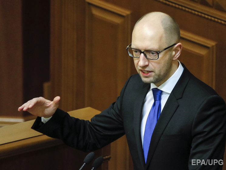 Яценюк поручил обустроить пункты перехода с оккупированным Крымом