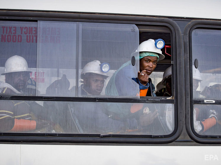 В ЮАР около 1,8 тыс. рабочих заблокированы на платиновом руднике из-за аварии