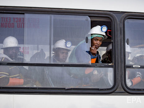 В ЮАР около 1,8 тыс. рабочих заблокированы на платиновом руднике из-за аварии