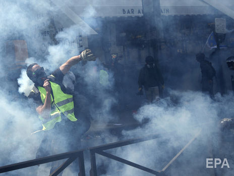 Во Франции полиция задержала 200 участников первомайских беспорядков