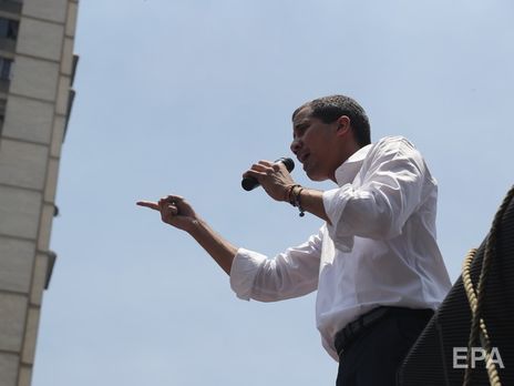 ﻿Гуайдо заявив, що до протестувальників у Венесуелі приєдналося недостатньо військових, щоб перемогти