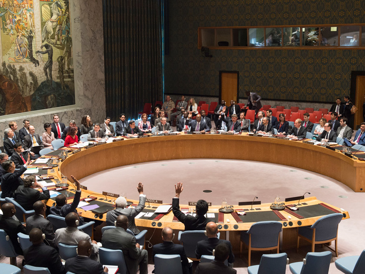 Совбез ООН принял резолюцию о расследовании случаев применения химоружия в Сирии