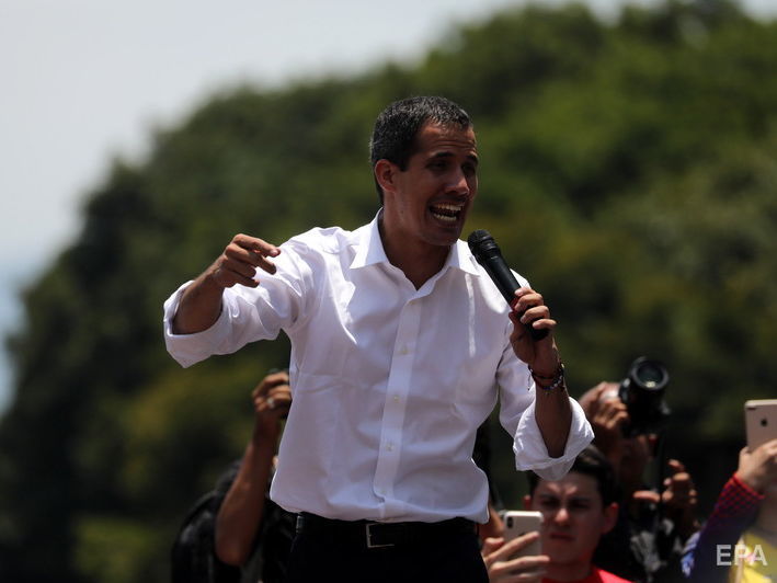 ﻿Гуайдо заявив, що 1 травня по всій Венесуелі відбулося 397 антиурядових демонстрацій