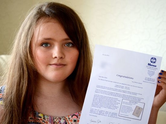 12-летняя британская школьница превзошла по уровню IQ Эйнштейна и Хокинга