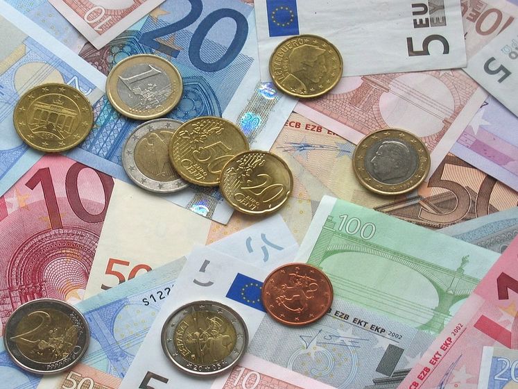 ﻿Гривня до євро подешевшала до 29,78 грн/€