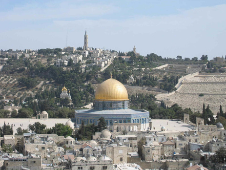 Храмовая гора в Иерусалиме является священным местом для иудеев, мусульман и христиан