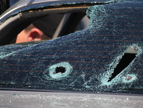 На дороге при въезде в Винницу произошла стрельба, двое погибших. Фоторепортаж