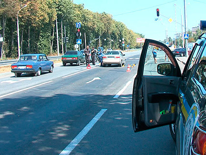 В Виннице неизвестные расстреляли автомобиль