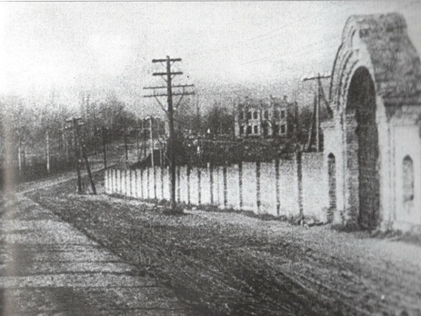 Киевлянка Хорошунова в дневнике 1941 года: Немцы через Голосеево пробились до Демиевки. Они укрепились в сельскохозяйственном и ветеринарном институтах