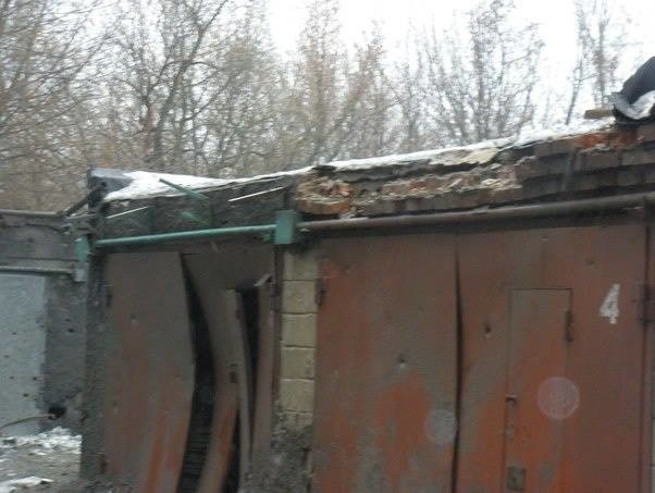 "Оборона Мариуполя": В Донецке боевики взламывают гаражные кооперативы и разворовывают частную собственность