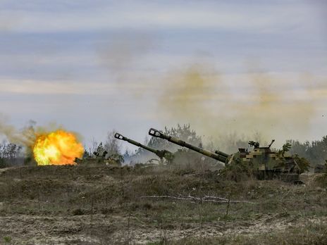 ﻿Бойовики на Донбасі дев'ять разів стріляли із забороненої зброї, двох українських військових поранено – штаб ООС