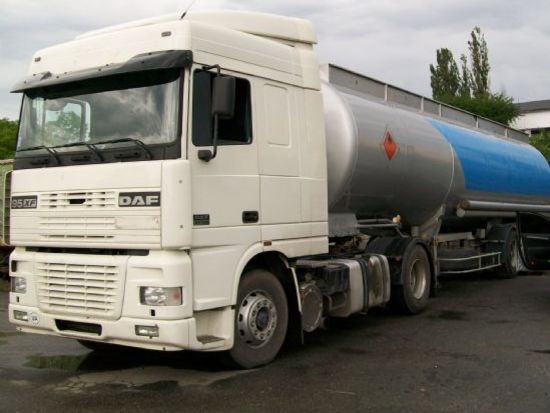 ﻿В Івано-Франківській області перекинувся бензовоз із 38 тоннами палива