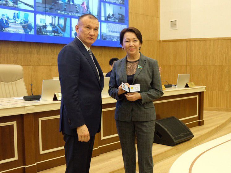 ﻿У Казахстані вперше в історії країни кандидатом у президенти зареєстрували жінку