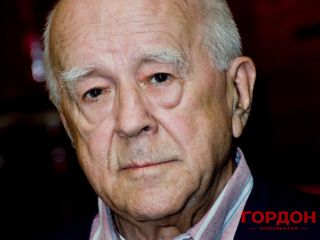 Коротич: Янукович не то чтоб очаровал, но вызвал доверие рассказами о тюрьме, где у него был свой угол как у лучшего картежника