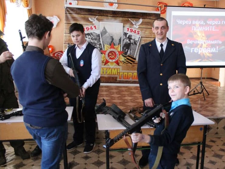 ﻿Бойовики "ДНР" проводять мілітаризацію дітей, які проживають на окупованих територіях Донецької області – правозахисники